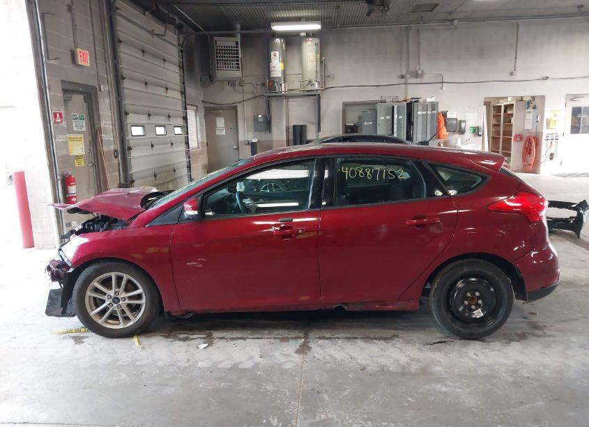 Photo 15 of 2016 Ford Focus SE (VIN 1FADP3K25GL220522)