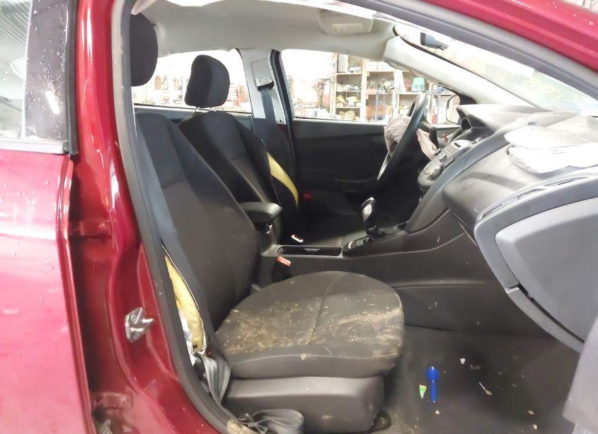 Photo 5 of 2016 Ford Focus SE (VIN 1FADP3K25GL220522)