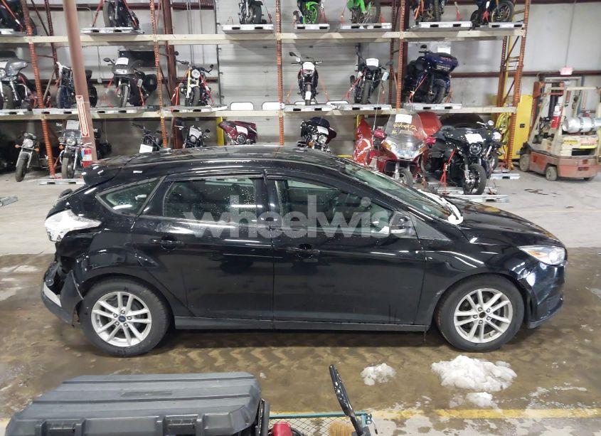 Photo 13 of 2016 Ford Focus SE (VIN 1FADP3K25GL223131)