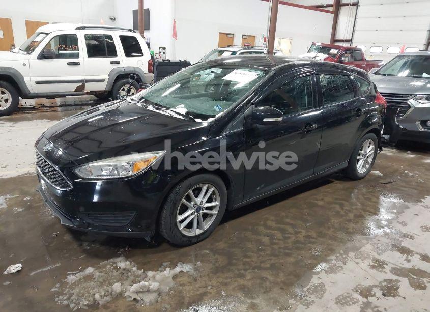 Photo 2 of 2016 Ford Focus SE (VIN 1FADP3K25GL223131)