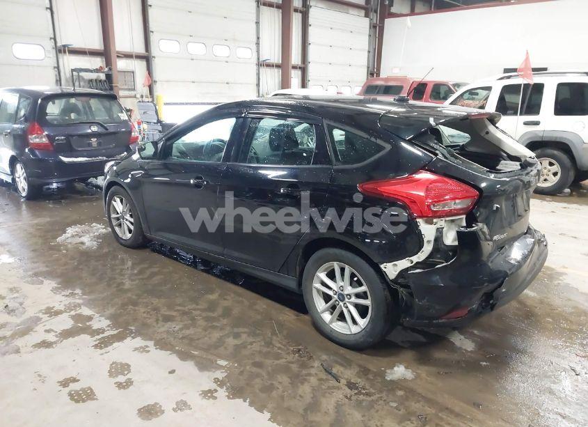 Photo 3 of 2016 Ford Focus SE (VIN 1FADP3K25GL223131)