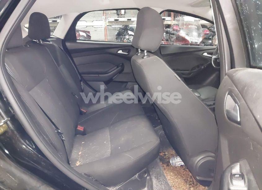 Photo 8 of 2016 Ford Focus SE (VIN 1FADP3K25GL223131)