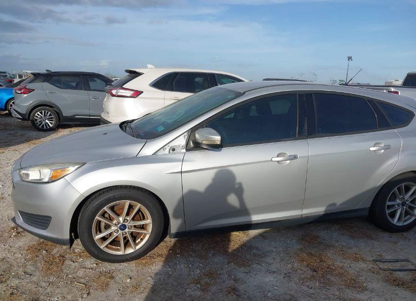 Photo 14 of 2016 Ford Focus SE (VIN 1FADP3K25GL242021)