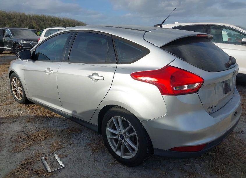 Photo 3 of 2016 Ford Focus SE (VIN 1FADP3K25GL242021)