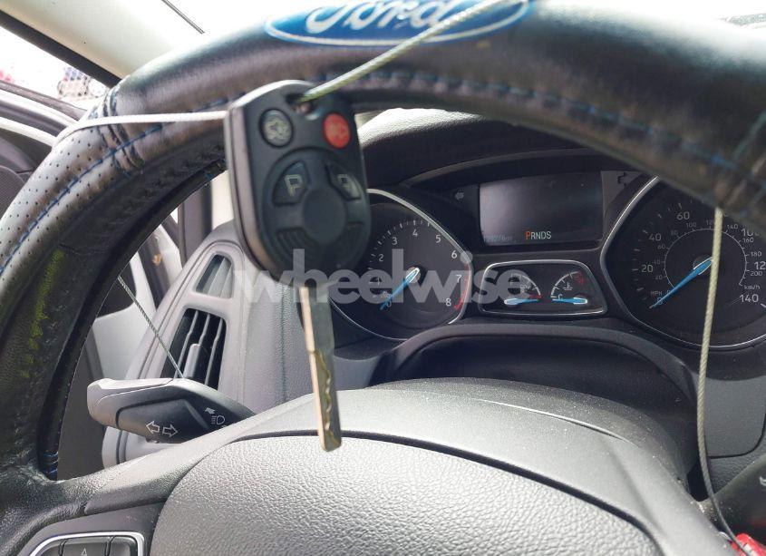 Photo 11 of 2016 Ford Focus SE (VIN 1FADP3K25GL255934)