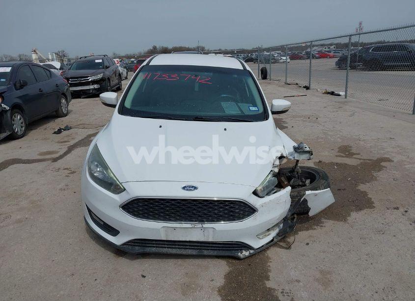 Photo 12 of 2016 Ford Focus SE (VIN 1FADP3K25GL255934)