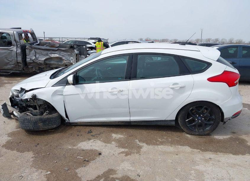 Photo 14 of 2016 Ford Focus SE (VIN 1FADP3K25GL255934)