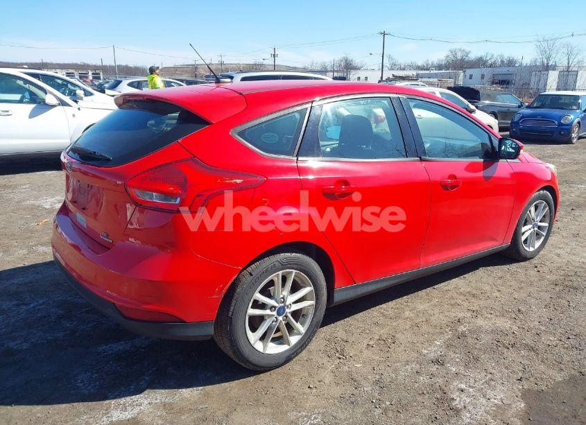 Photo 4 of 2016 Ford Focus SE (VIN 1FADP3K25GL259269)