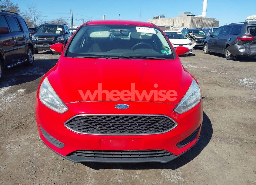 Photo 6 of 2016 Ford Focus SE (VIN 1FADP3K25GL259269)