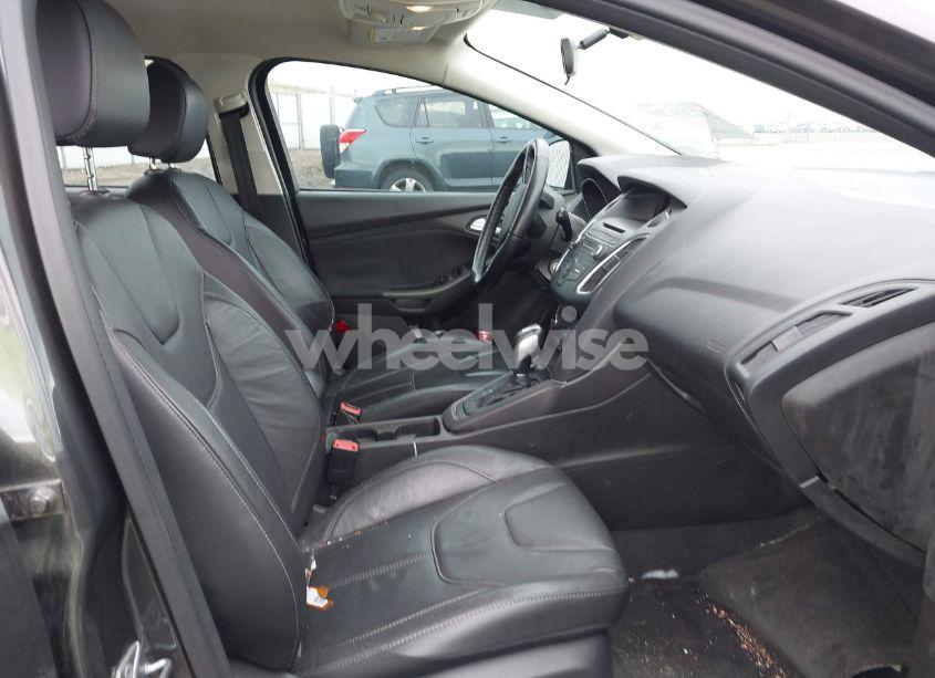 Photo 5 of 2016 Ford Focus SE (VIN 1FADP3K25GL262639)