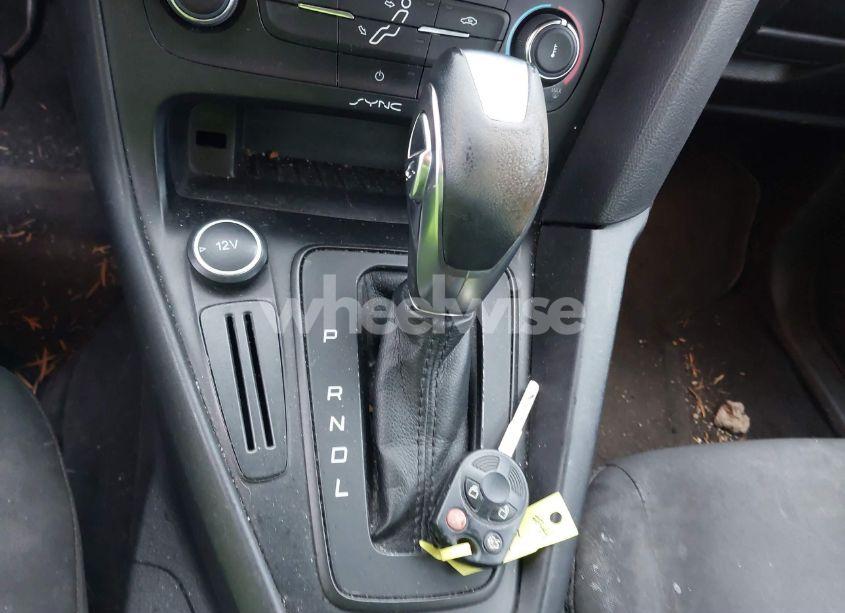 Photo 11 of 2016 Ford Focus SE (VIN 1FADP3K25GL264049)