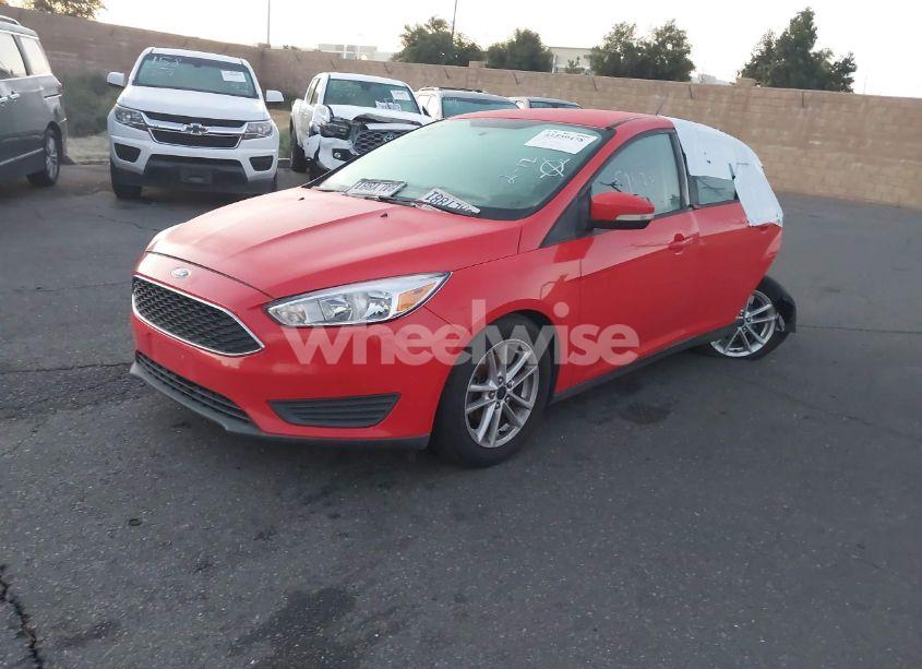 Photo 2 of 2016 Ford Focus SE (VIN 1FADP3K25GL264049)