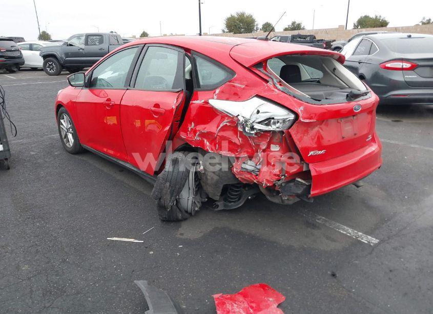 Photo 3 of 2016 Ford Focus SE (VIN 1FADP3K25GL264049)