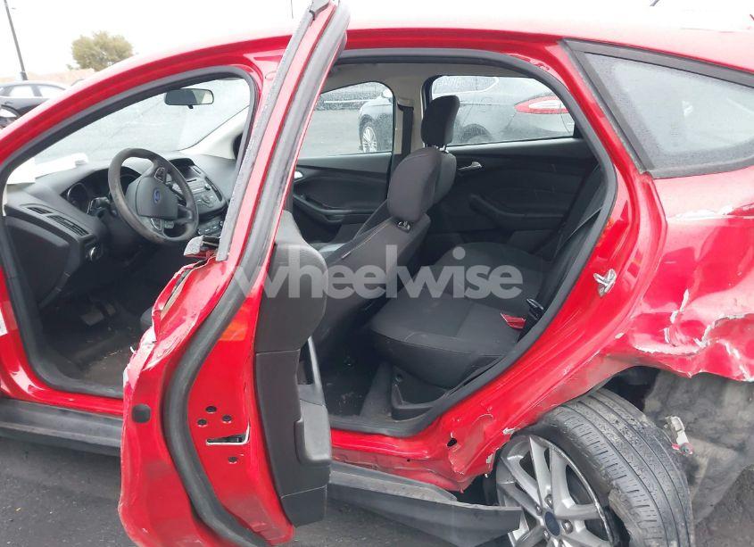 Photo 8 of 2016 Ford Focus SE (VIN 1FADP3K25GL264049)