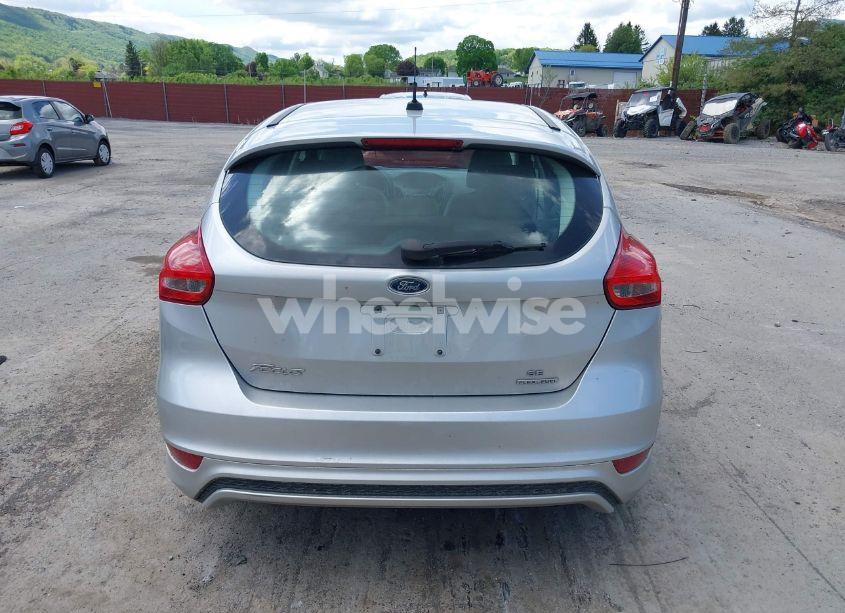 Photo 17 of 2016 Ford Focus SE (VIN 1FADP3K25GL266254)