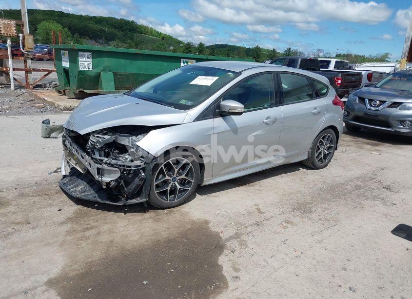 Photo 2 of 2016 Ford Focus SE (VIN 1FADP3K25GL266254)