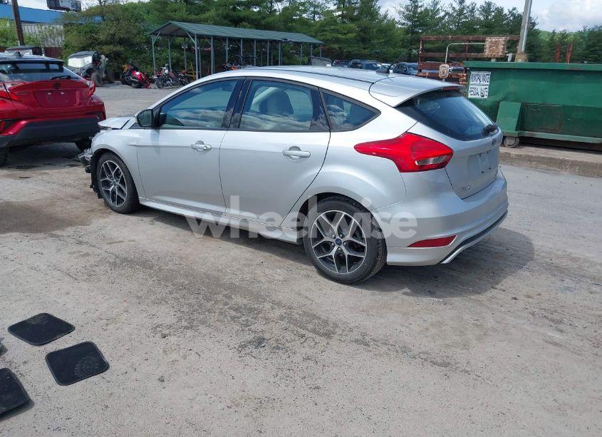 Photo 3 of 2016 Ford Focus SE (VIN 1FADP3K25GL266254)