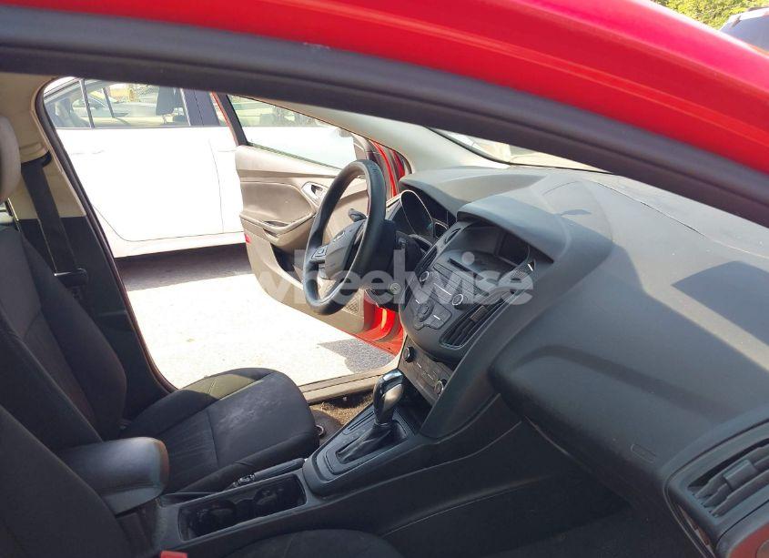 Photo 5 of 2016 Ford Focus SE (VIN 1FADP3K25GL269395)