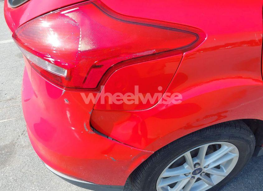 Photo 6 of 2016 Ford Focus SE (VIN 1FADP3K25GL269395)