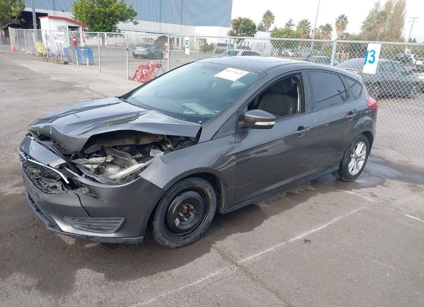 Photo 2 of 2016 Ford Focus SE (VIN 1FADP3K25GL270546)