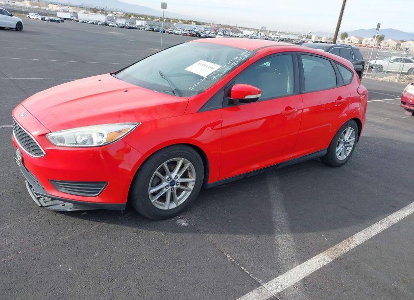 Photo 2 of 2016 Ford Focus SE (VIN 1FADP3K25GL286634)