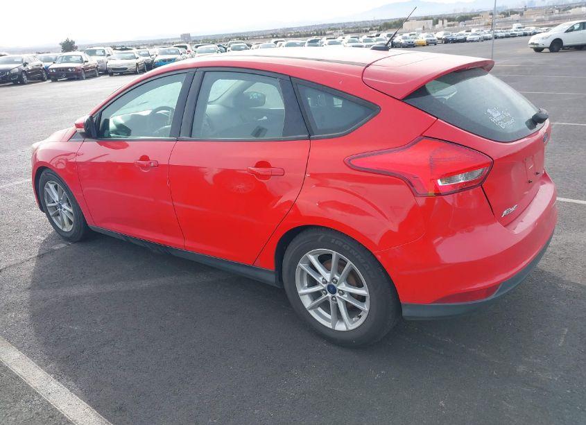 Photo 3 of 2016 Ford Focus SE (VIN 1FADP3K25GL286634)