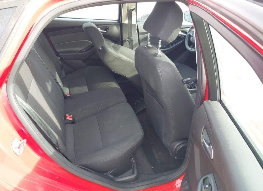 Photo 8 of 2016 Ford Focus SE (VIN 1FADP3K25GL286634)