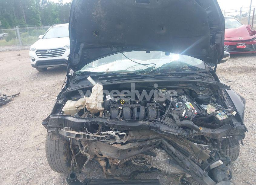 Photo 10 of 2016 Ford Focus SE (VIN 1FADP3K25GL290604)