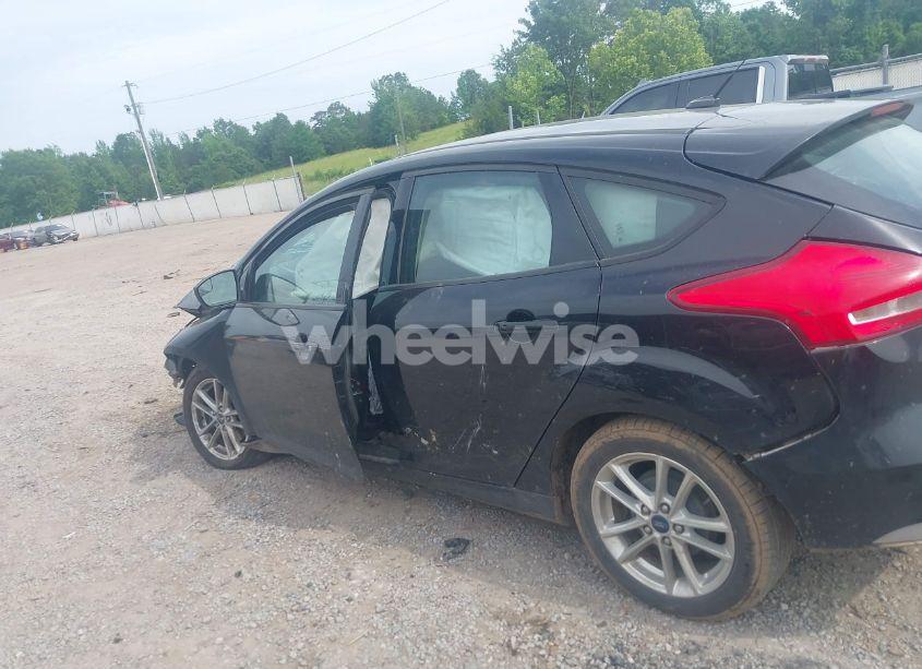 Photo 14 of 2016 Ford Focus SE (VIN 1FADP3K25GL290604)
