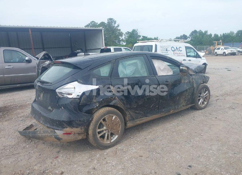 Photo 4 of 2016 Ford Focus SE (VIN 1FADP3K25GL290604)