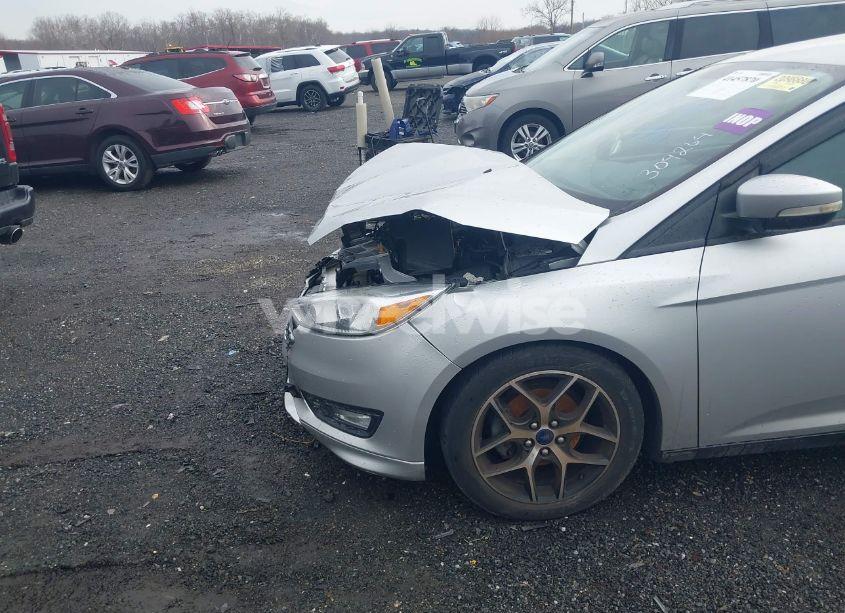Photo 16 of 2016 Ford Focus SE (VIN 1FADP3K25GL309264)