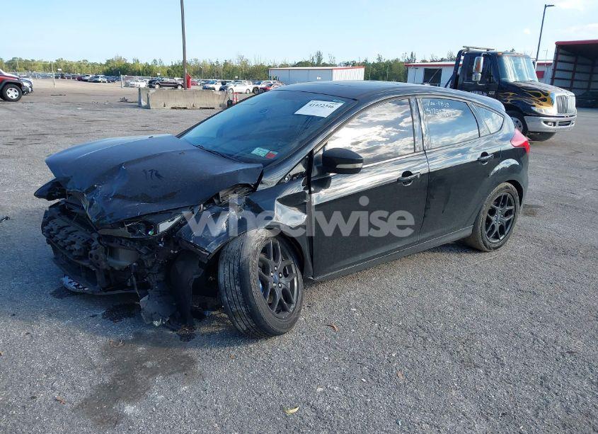 Photo 2 of 2016 Ford Focus SE (VIN 1FADP3K25GL325979)