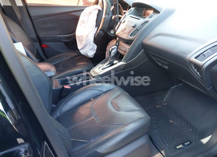 Photo 5 of 2016 Ford Focus SE (VIN 1FADP3K25GL325979)