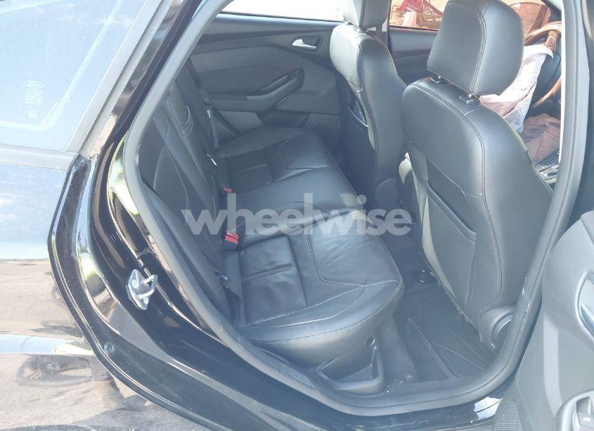 Photo 8 of 2016 Ford Focus SE (VIN 1FADP3K25GL325979)