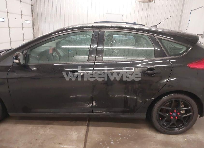 Photo 14 of 2016 Ford Focus SE (VIN 1FADP3K25GL325982)