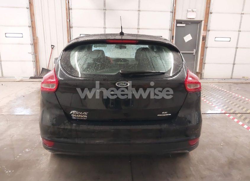 Photo 16 of 2016 Ford Focus SE (VIN 1FADP3K25GL325982)
