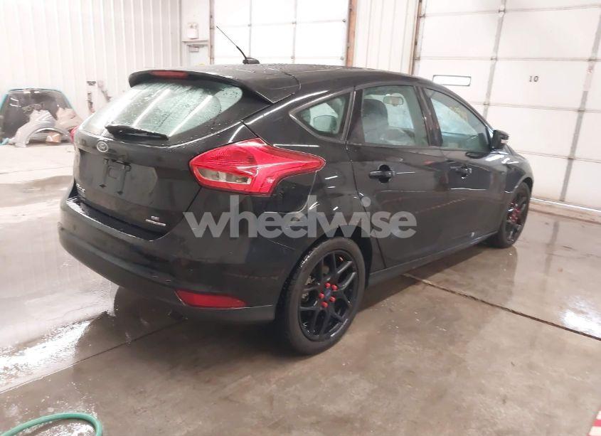 Photo 4 of 2016 Ford Focus SE (VIN 1FADP3K25GL325982)