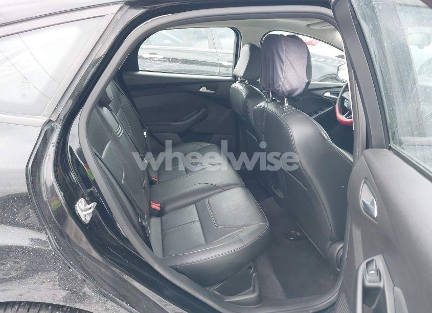 Photo 8 of 2016 Ford Focus SE (VIN 1FADP3K25GL325982)