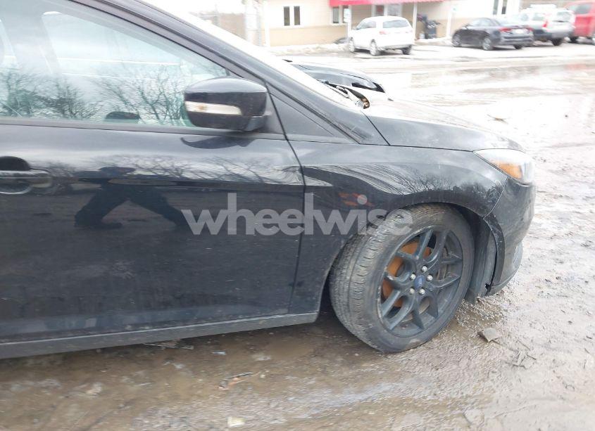 Photo 16 of 2016 Ford Focus SE (VIN 1FADP3K25GL326114)