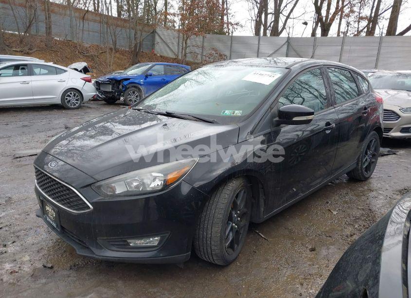 Photo 2 of 2016 Ford Focus SE (VIN 1FADP3K25GL326114)
