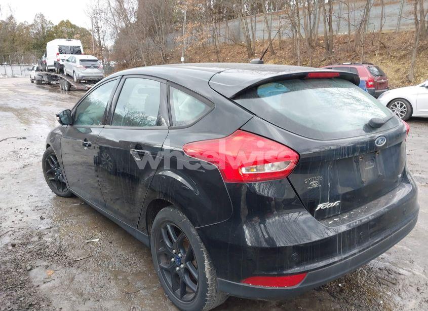 Photo 3 of 2016 Ford Focus SE (VIN 1FADP3K25GL326114)