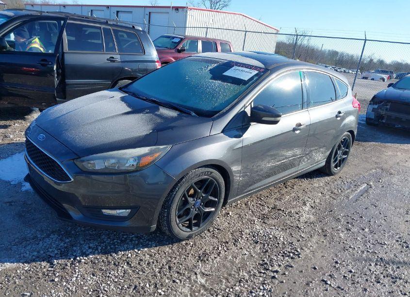 Photo 2 of 2016 Ford Focus SE (VIN 1FADP3K25GL340000)
