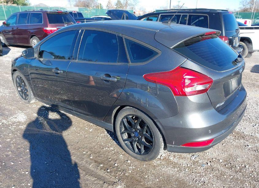 Photo 3 of 2016 Ford Focus SE (VIN 1FADP3K25GL340000)