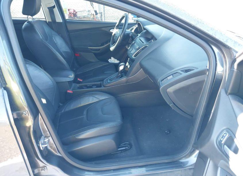 Photo 5 of 2016 Ford Focus SE (VIN 1FADP3K25GL340000)