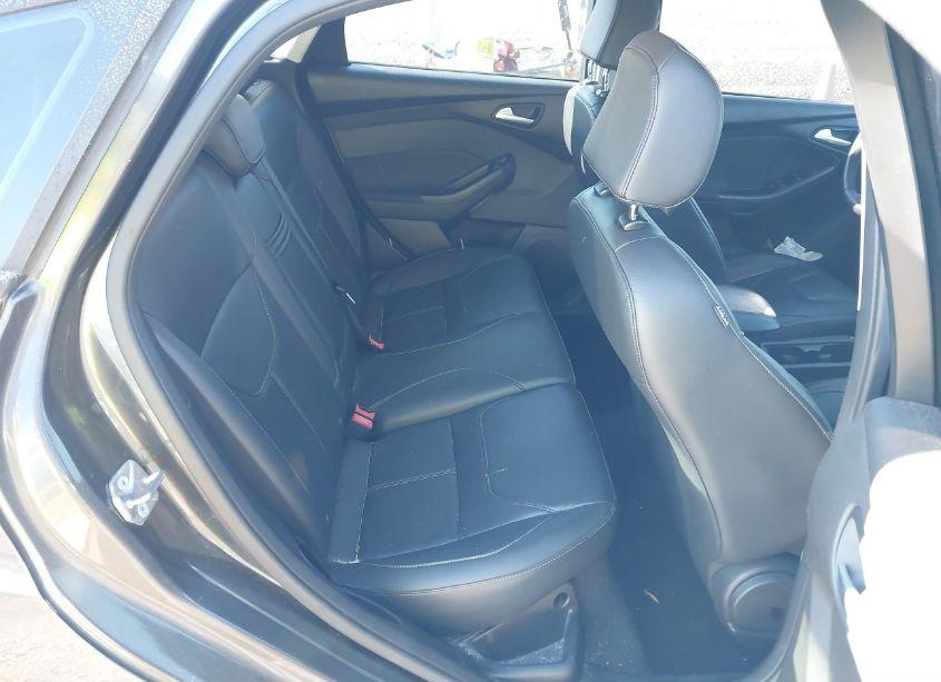 Photo 8 of 2016 Ford Focus SE (VIN 1FADP3K25GL340000)