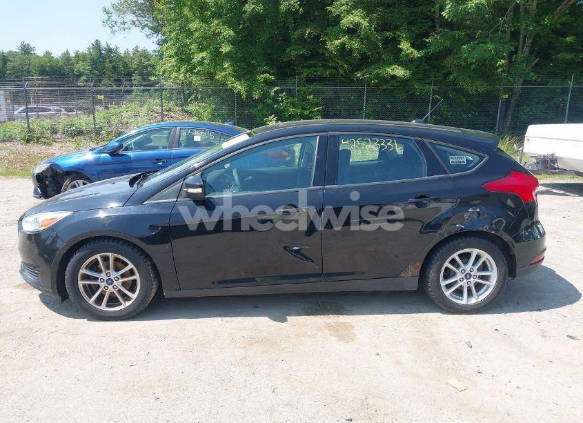 Photo 12 of 2016 Ford Focus SE (VIN 1FADP3K25GL375443)