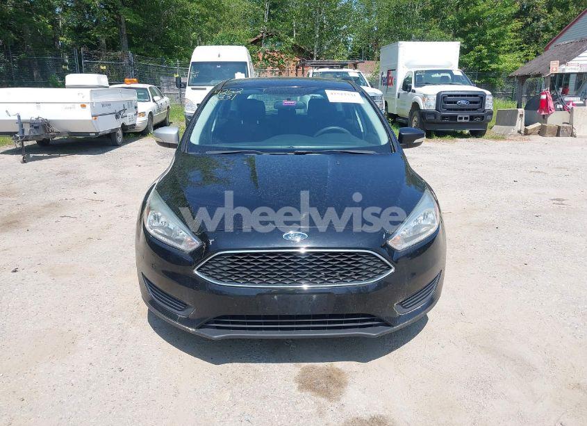 Photo 13 of 2016 Ford Focus SE (VIN 1FADP3K25GL375443)