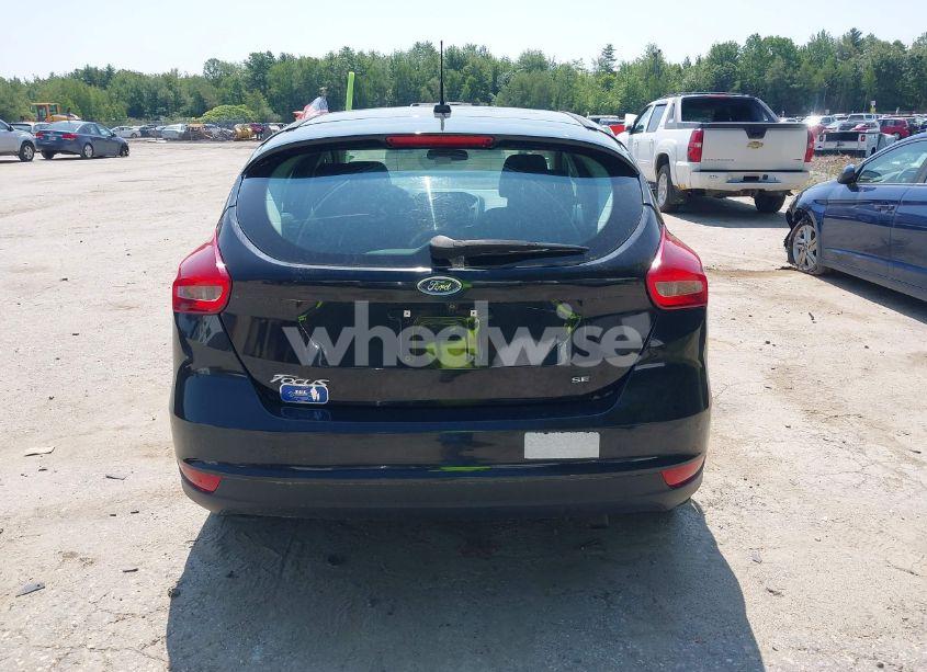 Photo 15 of 2016 Ford Focus SE (VIN 1FADP3K25GL375443)