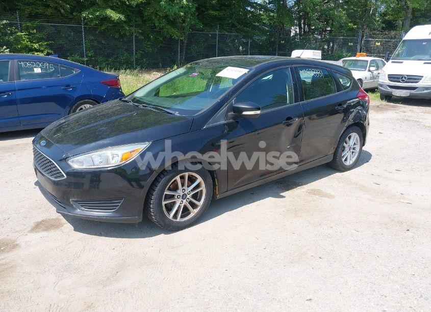 Photo 2 of 2016 Ford Focus SE (VIN 1FADP3K25GL375443)