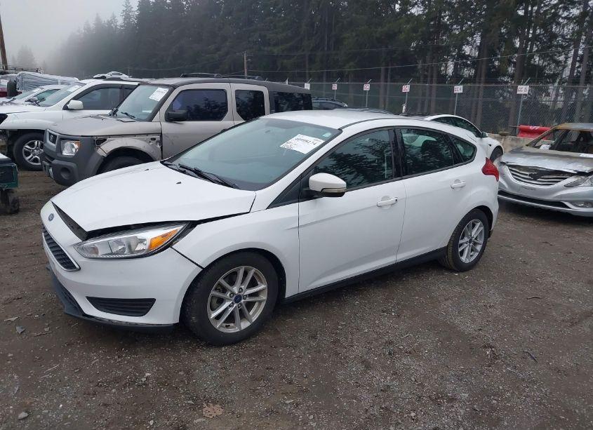 Photo 2 of 2016 Ford Focus SE (VIN 1FADP3K25GL388225)